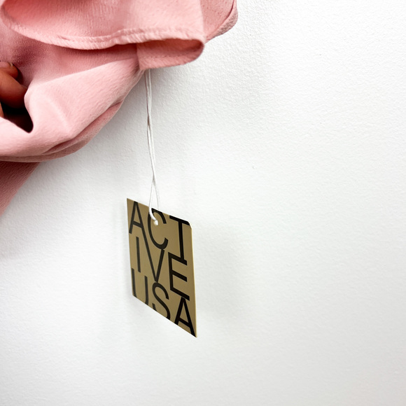 Active USA NWT Short Sleeve Button-Up Light Pink Crop Top - Picture 2 of 9